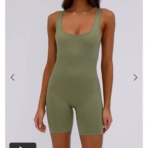 NWT WeWorewhat green jumpsuit size medium